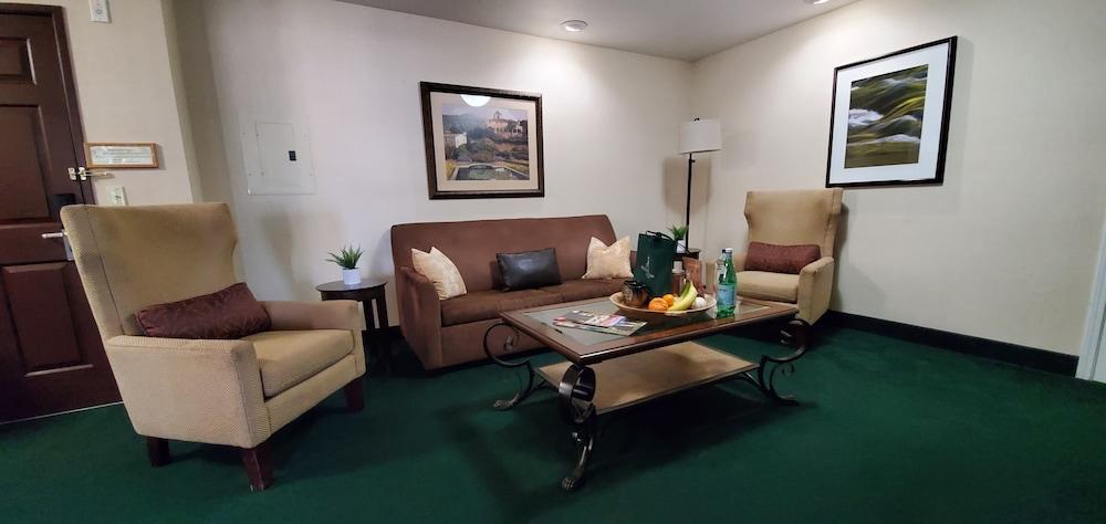Rogue Regency Inn & Suites Medford Exteriör bild
