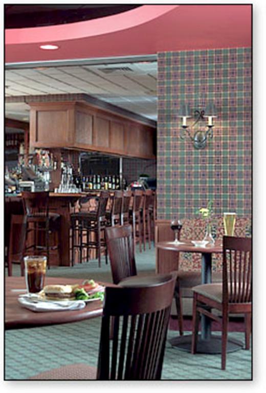 Rogue Regency Inn & Suites Medford Exteriör bild